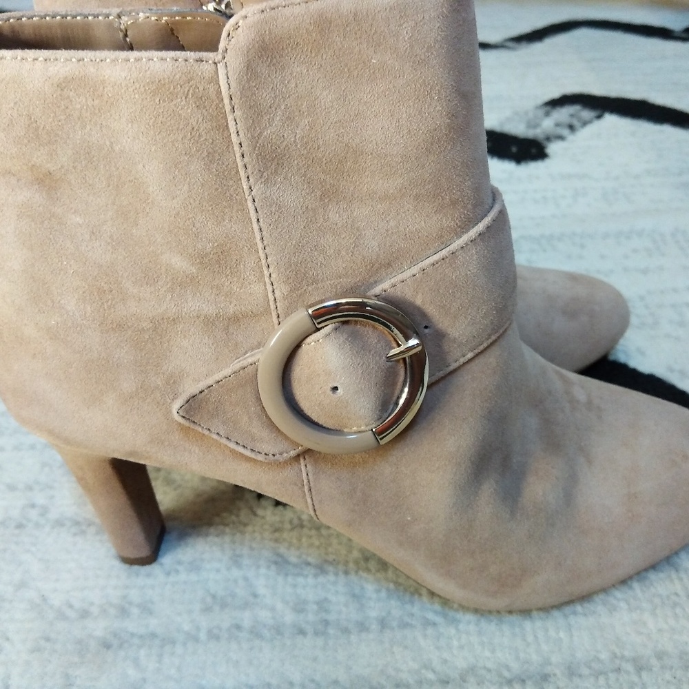 Bandolino Suede Booties (NWOB)